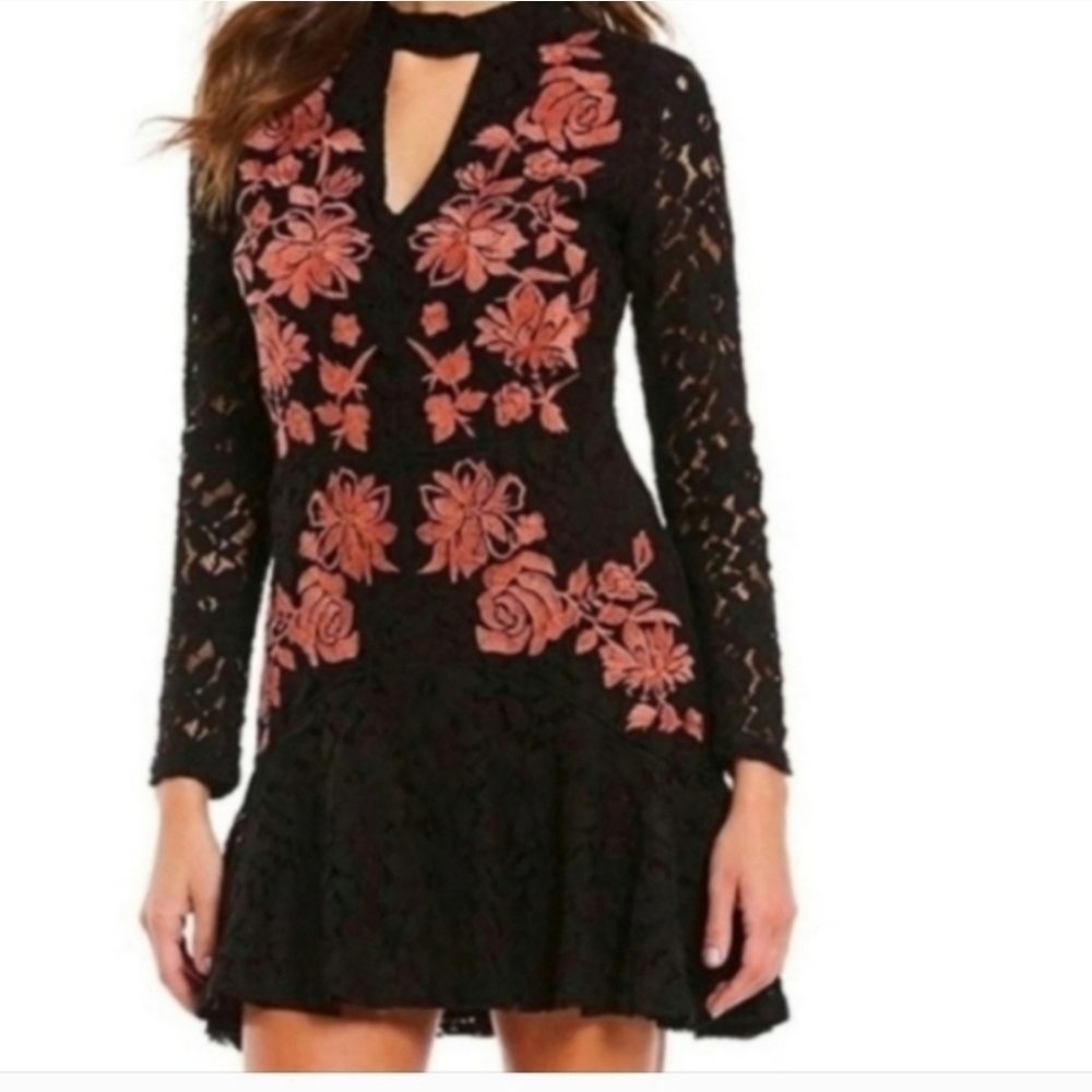Gianni Bini Black Lace Keyhole Neckline Embroidered Floral Mermaid Dress Medium